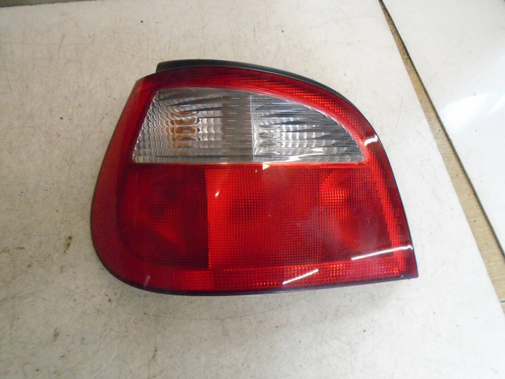 RENAULT MEGANE MK1 1996 NSR PASSENGER SIDE REAR TAIL LIGHT 7700428320