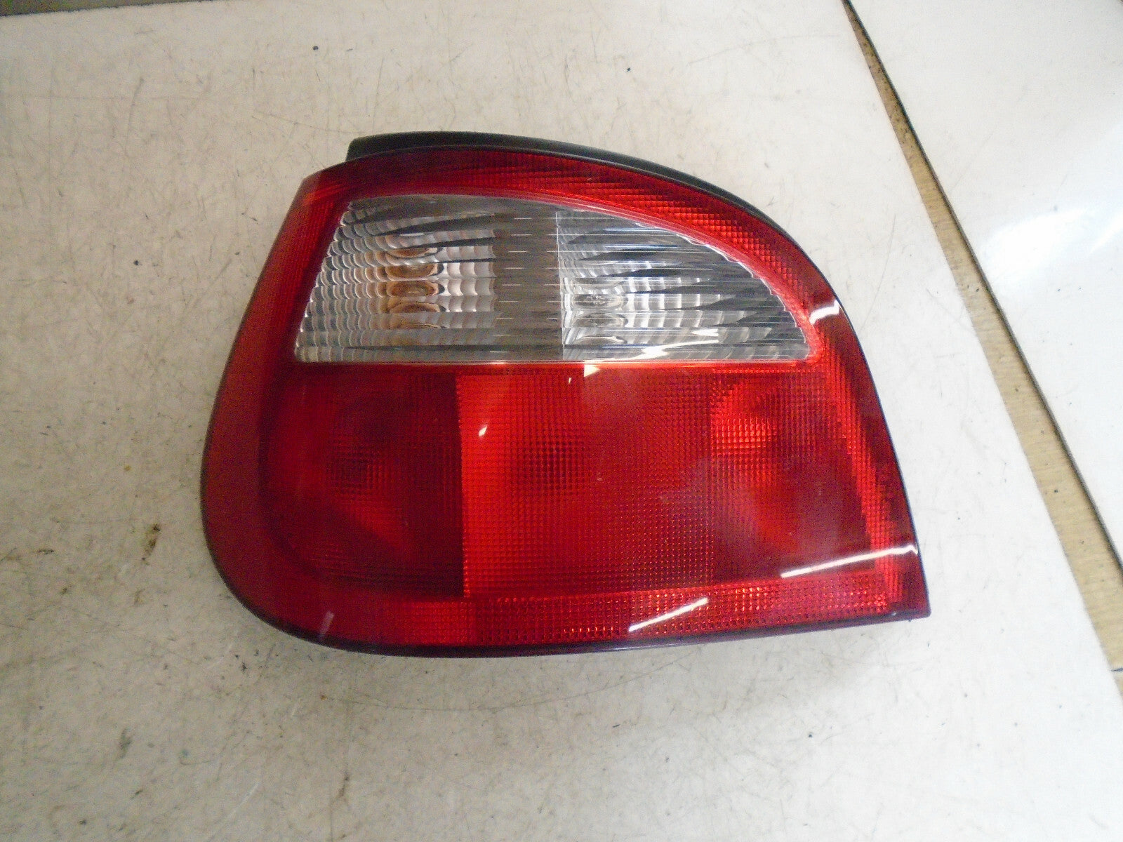 RENAULT MEGANE MK1 1996 NSR PASSENGER SIDE REAR TAIL LIGHT 7700428320