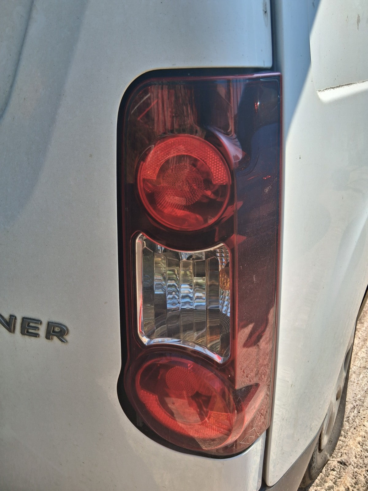2015 PEUGEOT PARTNER MK2 OSR DRIVER SIDE REAR RIGHT TAIL LIGHT LAMP