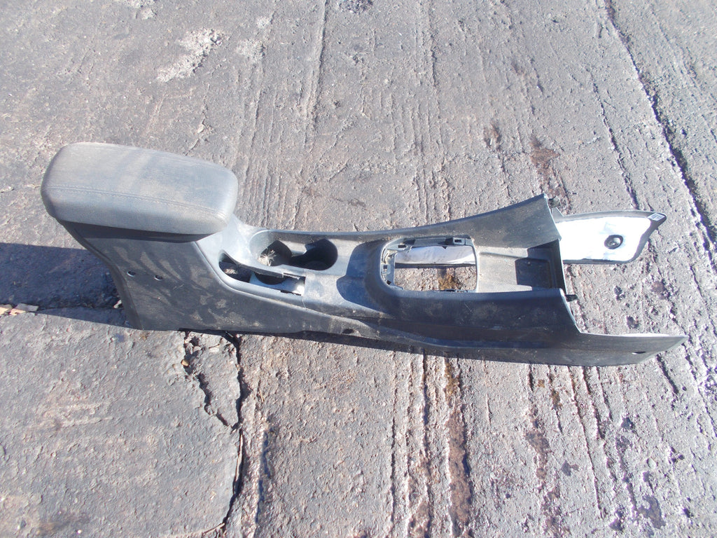 KIA RIO UB 2015 MK3 CENTRE CONSOLE ARMREST & CUPHOLDERS 846701W900
