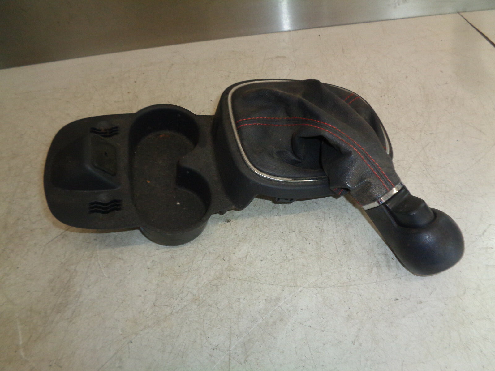 VAUXHALL CORSA D 2013 5 SPEED GEARSTICK KNOB CUP HOLDERS 13205815