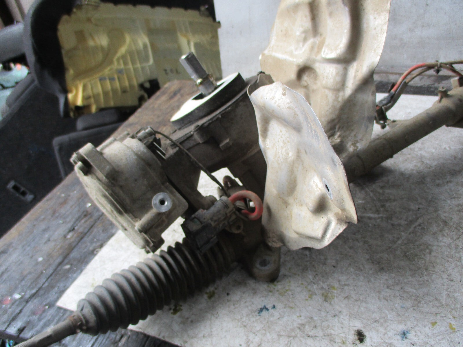 BMW X1 F48 2018 POWER STEERING RACK 6892299