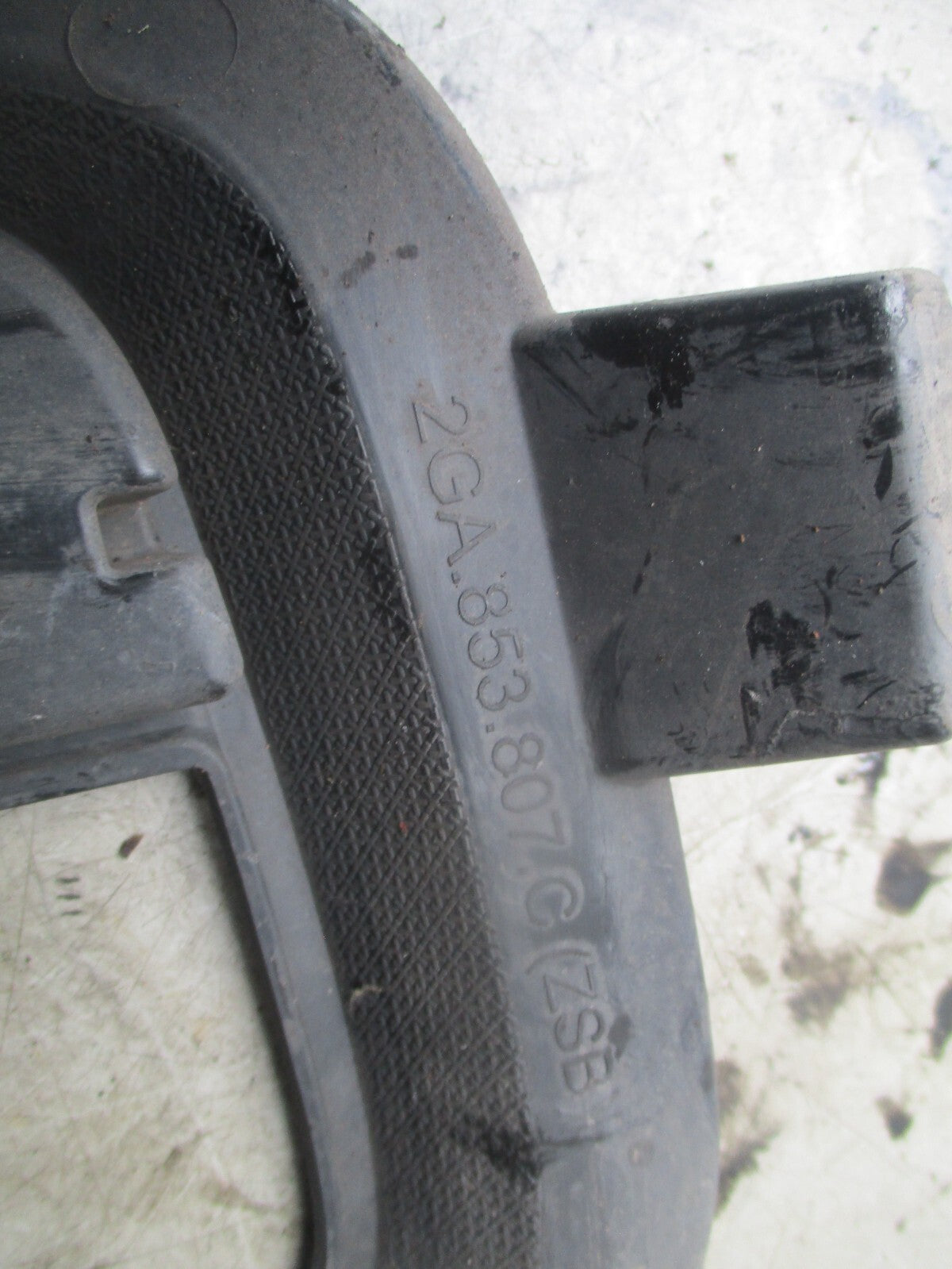 2015 VOLKSWAGEN FRONT BUMPER FOG RIGHT GRILL 2GA853808C