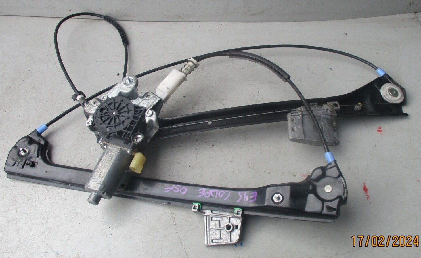 BMW E46 COUPE 3 SERIES NSF PASSENGER FRONT WINDOW MOTOR REGULATOR 676283620630