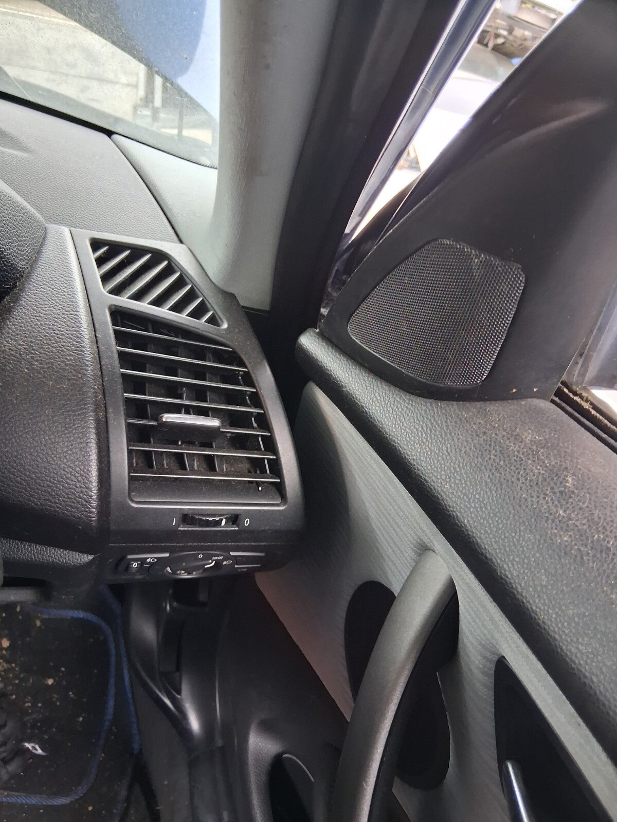 2011 BMW 1 SERIES E87 DASHBOARD AIR VENT RIGHT DRIVER SIDE
