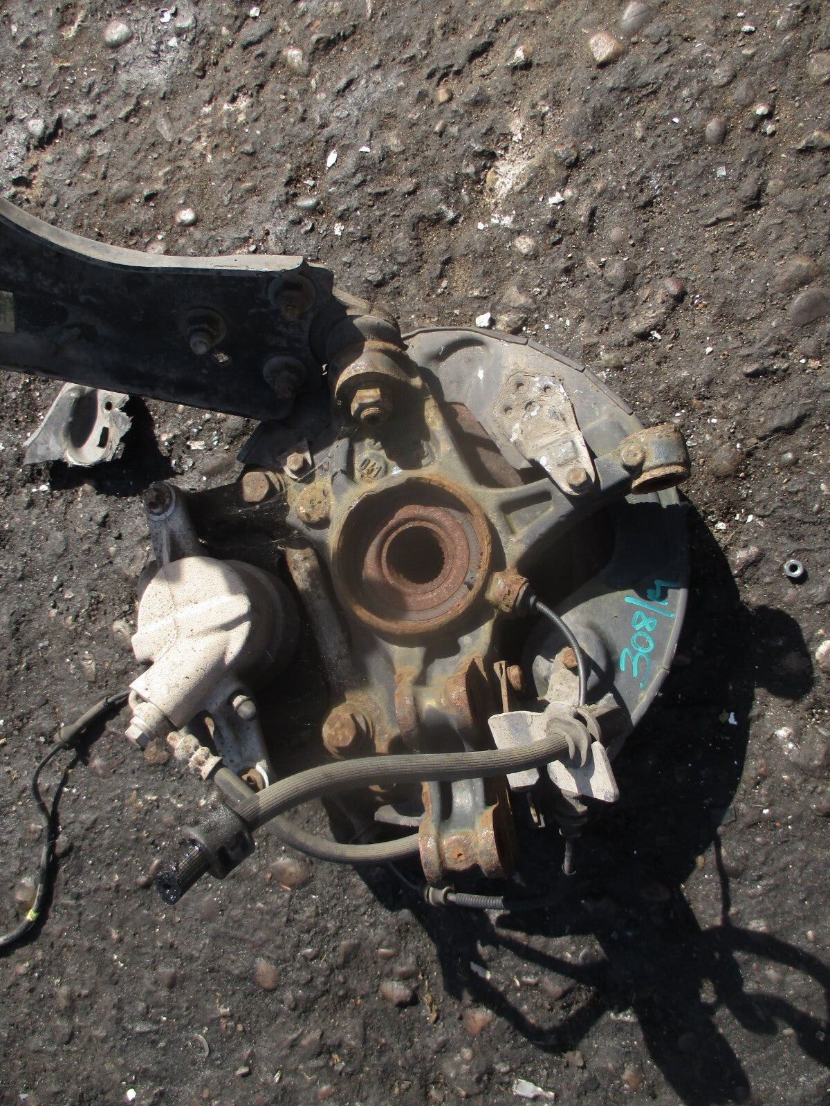2014 PEUGEOT 308 MK2 1.6 DIESEL NSF PASSENGER FRONT WHEEL HUB CALIPER WISHBONE