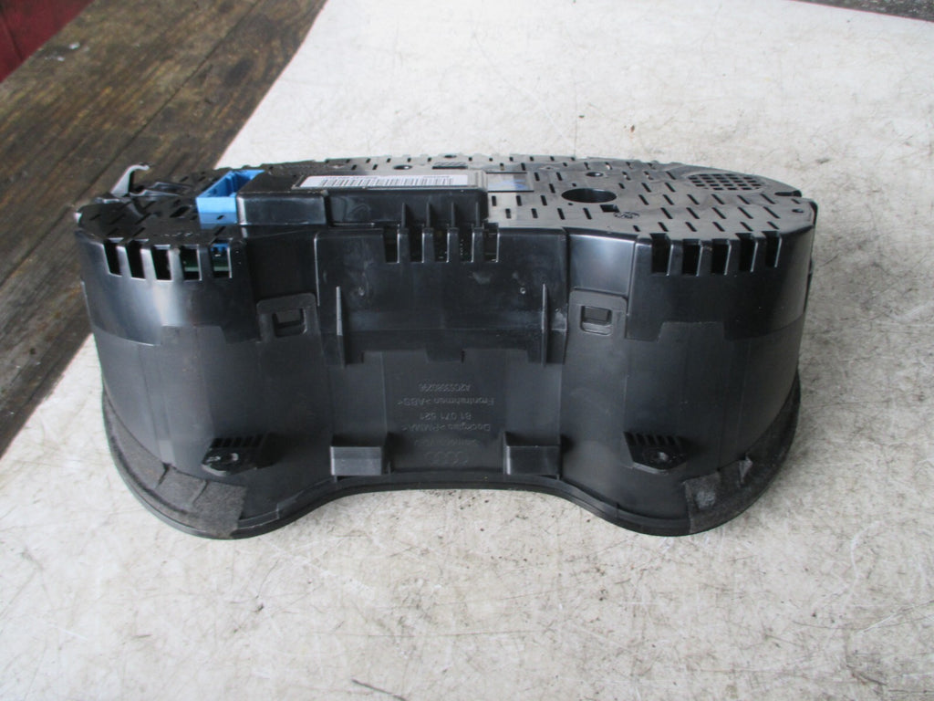AUDI A3 8P 2005 SPEEDOMETER CLUSTER INSTRUMENT CLOCK 8P09209818
