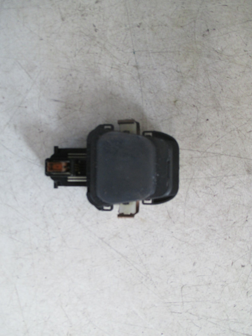 MERCEDES BENZ A CLASS W176 2017 WINDSCREEN RAIN SENSOR A2469002603