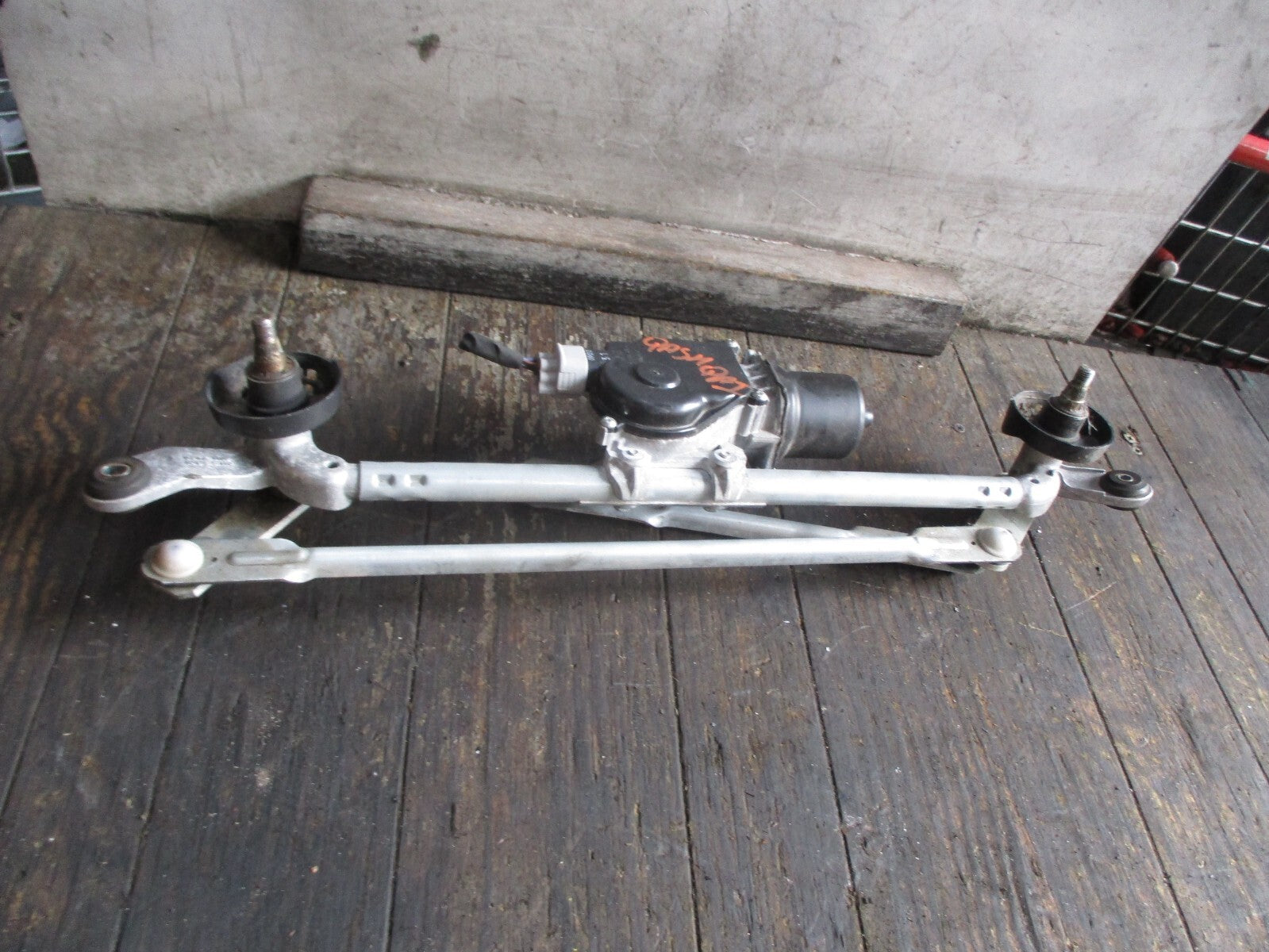 NISSAN QASHQAI J11 MK2 2021 FRONT WINDSCREEN WIPER MOTOR LINKAGES
