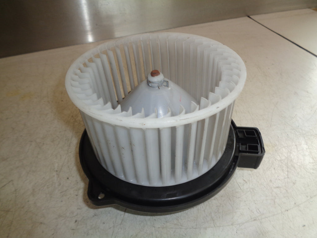 MAZDA 2 DJ MK3 2015 HEATER BLOWER MOTOR FAN ASSEMBLY 8727001630