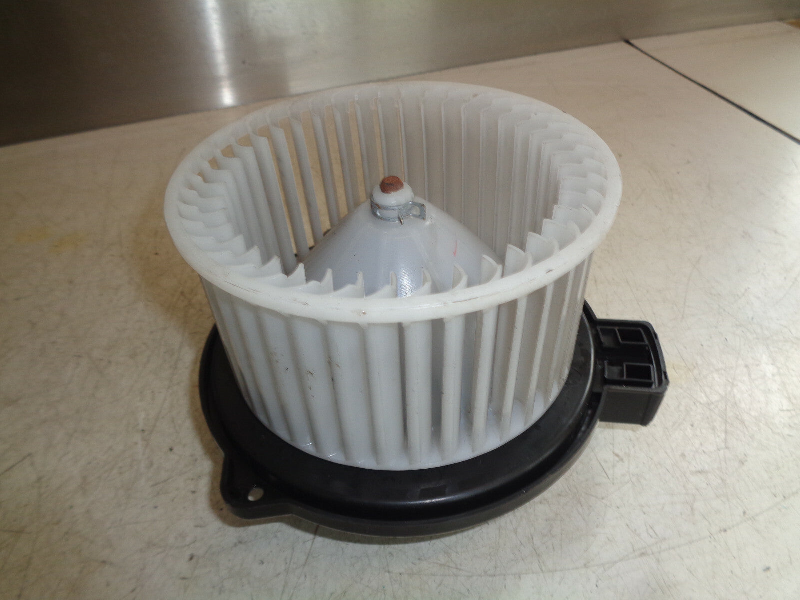 MAZDA 2 DJ MK3 2015 HEATER BLOWER MOTOR FAN ASSEMBLY 8727001630