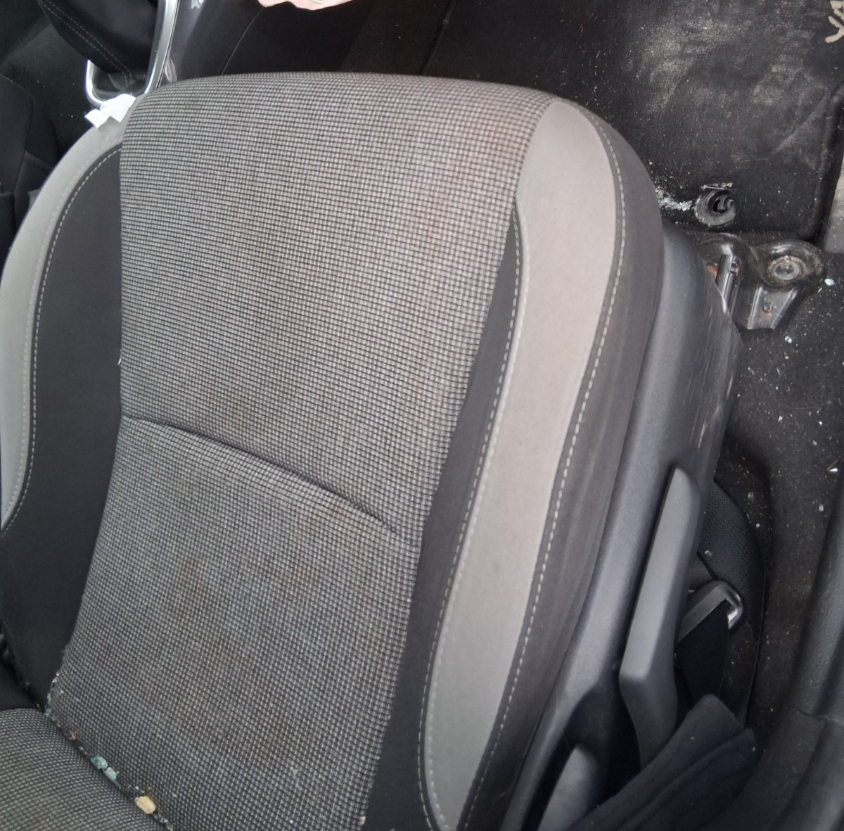 TOYOTA YARIS MK3 2019 OSF DRIVER SIDE FRONT COMPLETE SEAT FABRIC