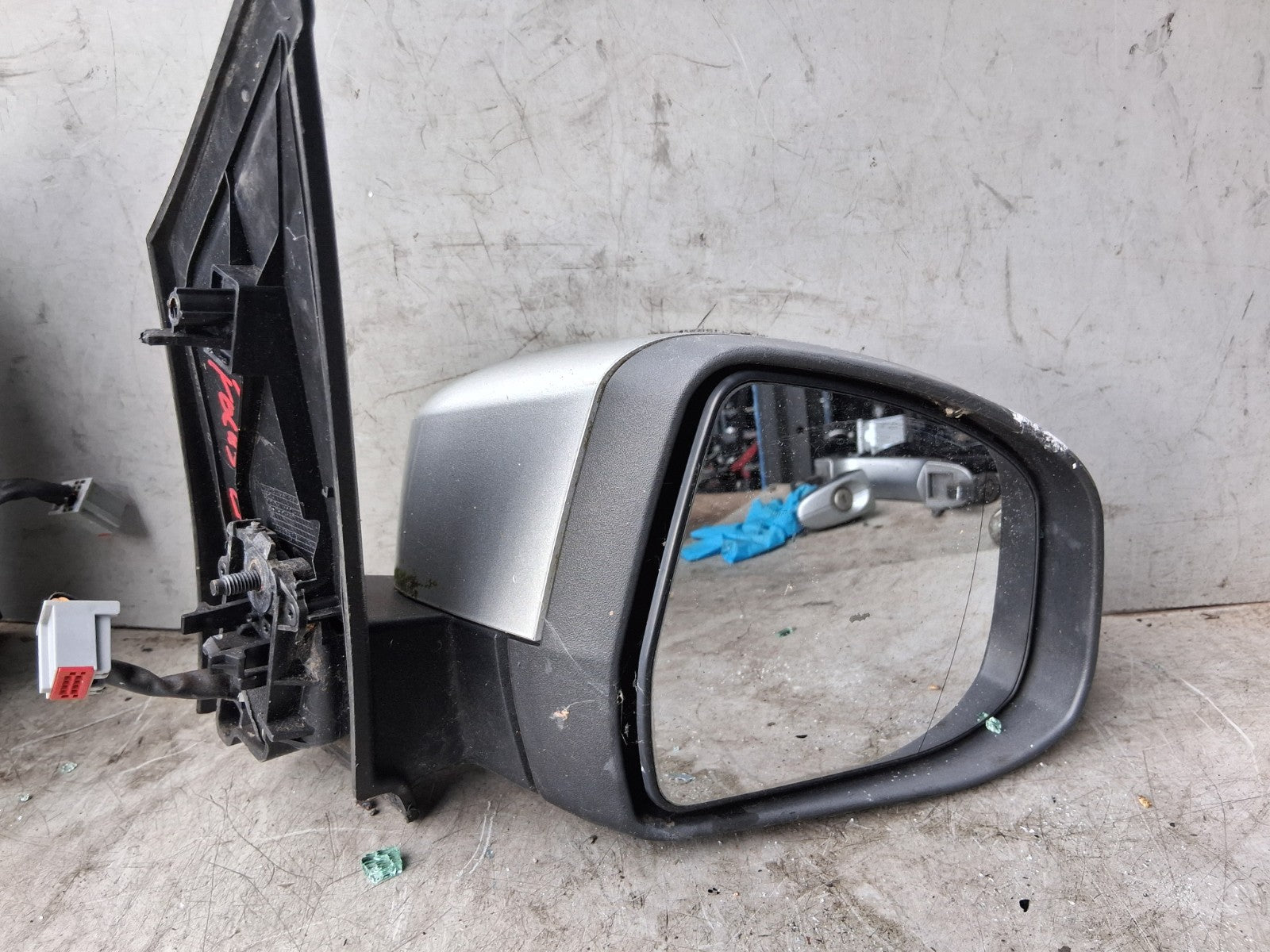 FORD FOCUS MK2 2008 OSF DRIVER SIDE FRONT RIGHT ELECTRIC WING MIRROR 9024440