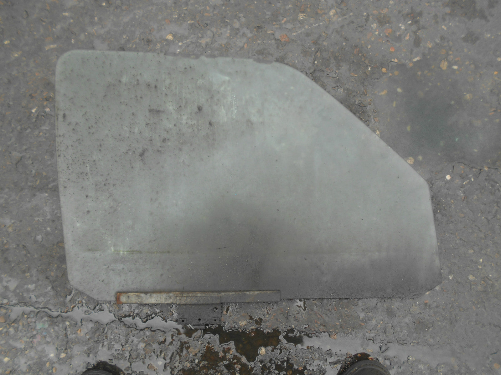 VOLKSWAGEN VW GOLF MK2 1992 5 DOOR OSF DRIVER SIDE FRONT DOOR GLASS