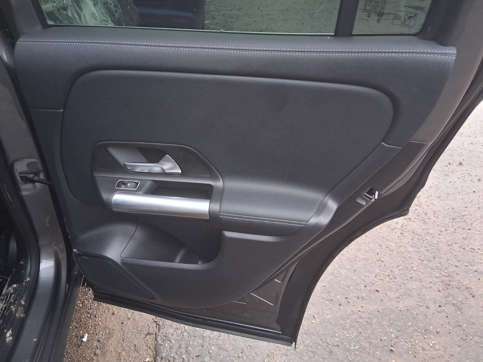 2025 MERCEDES BENZ GLA 180 H247 OSR DRIVER SIDE REAR WINDOW MOTOR & REGULATOR