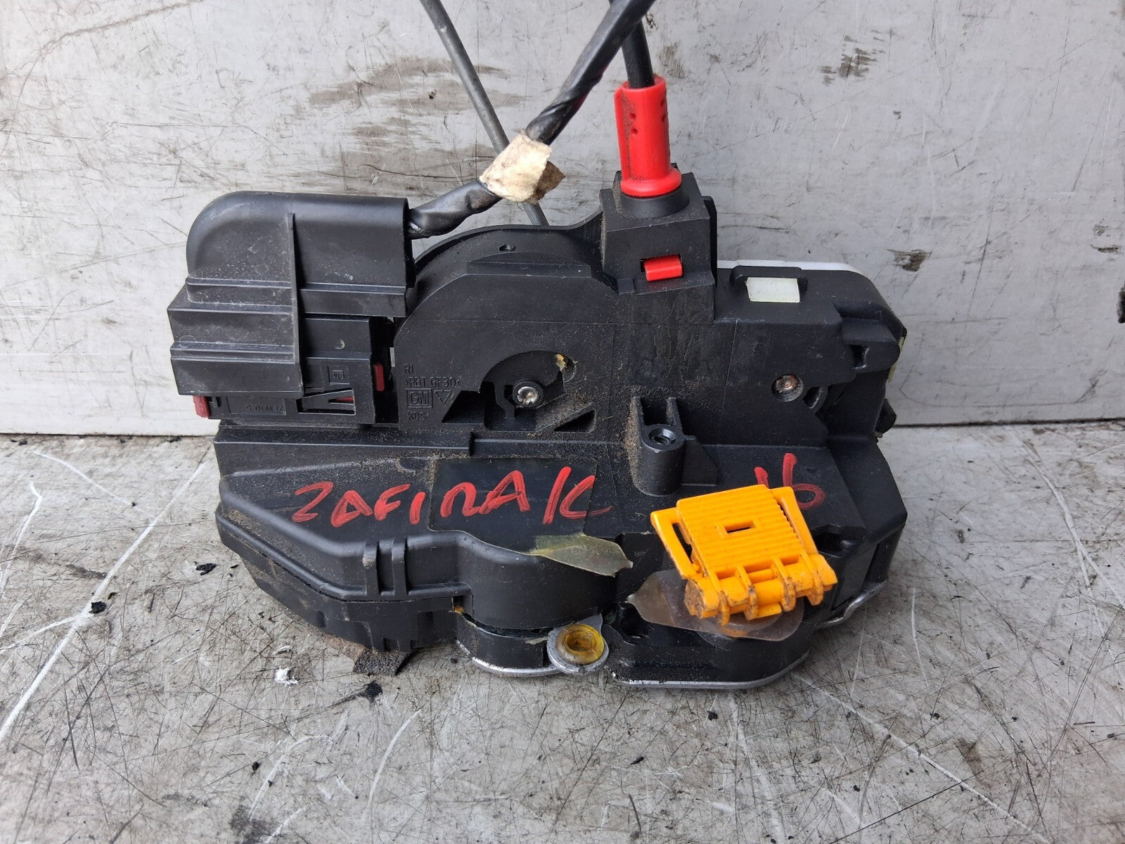 VAUXHALL ZAFIRA C 2016 OSF DRIVER SIDE FRONT DOOR LOCK MECHANISM 3023881