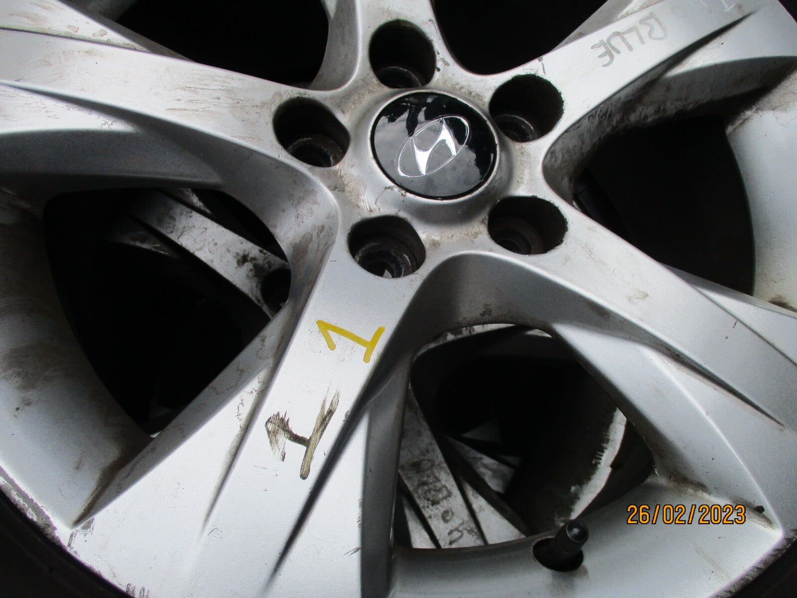 HYUNDAI I40 2012 16 INCH ALLOY WHEEL WITH TYRE 205/60R16 REF 1