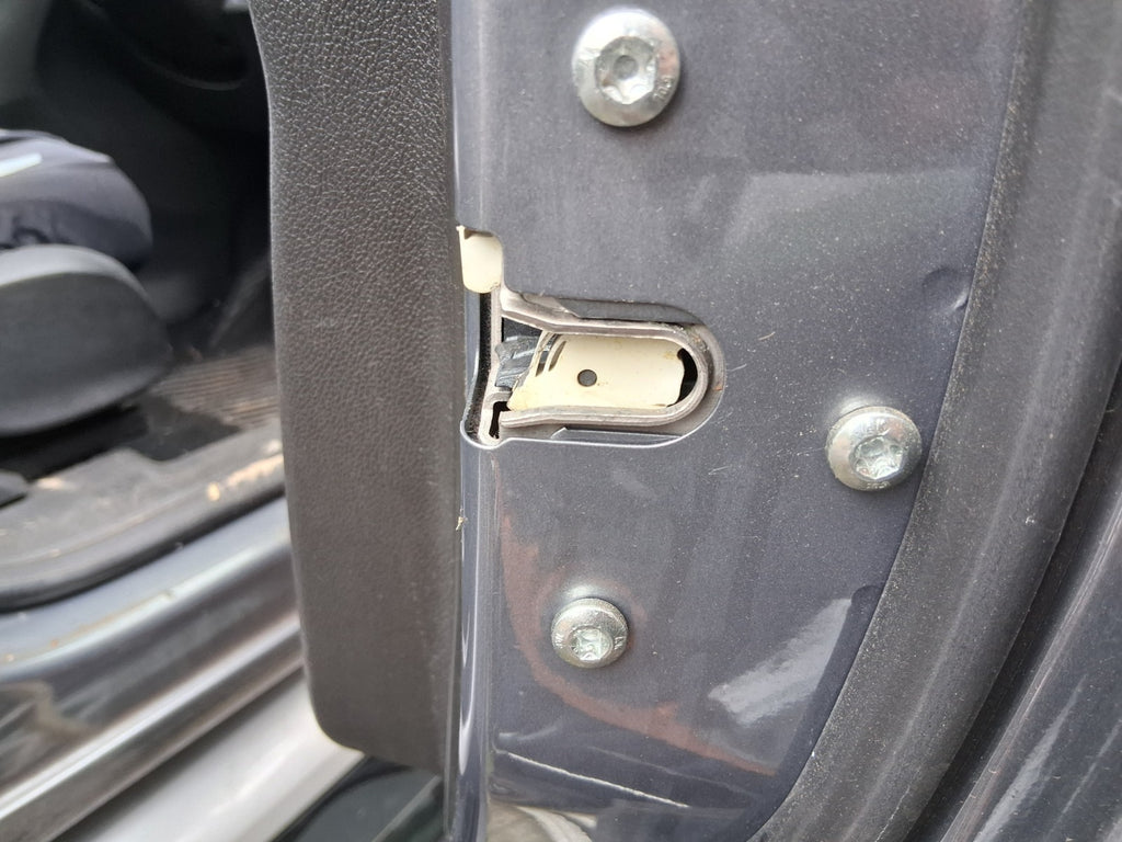 2017 VAUXHALL MERIVA B MK2 OSF DRIVER SIDE FRONT RIGHT DOOR LOCK MECHANISM