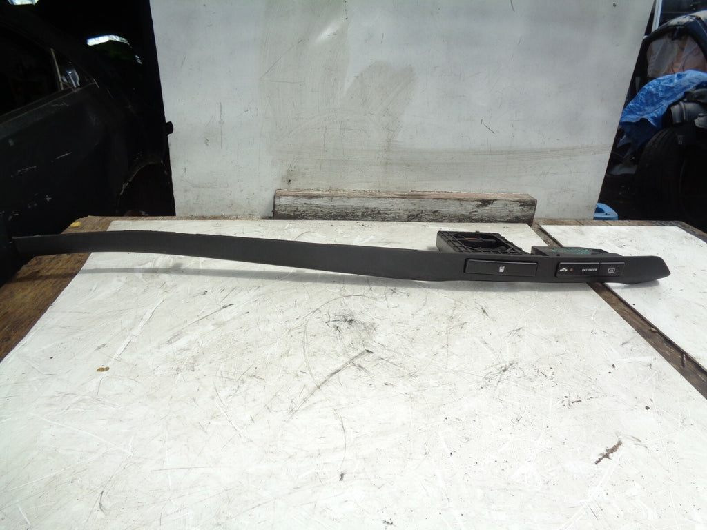 TOYOTA AVENSIS MK2 T250 2007 2.2 DOOR LOCK DEMIST BUTTON CLUSTER 8479005110d