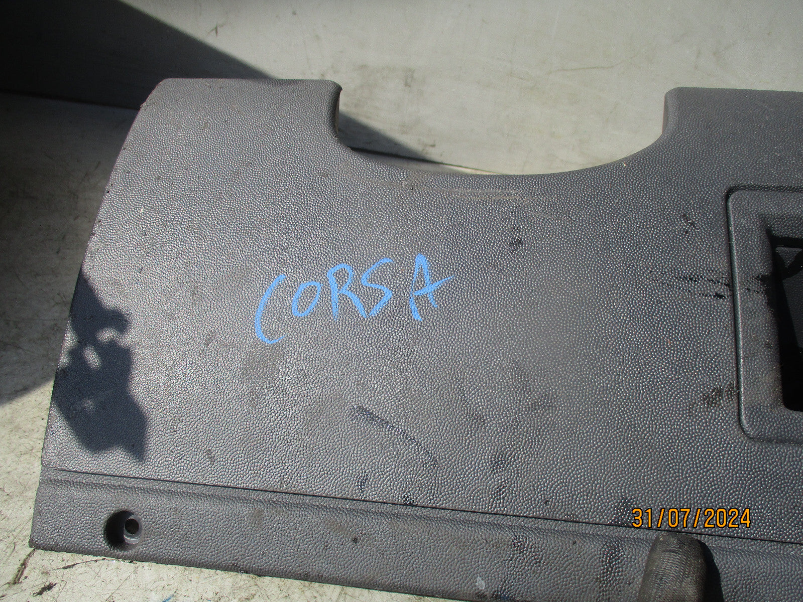 2005 VAUXHALL CORSA C STORAGE TRAY UNDER DASHBOARD 09114396