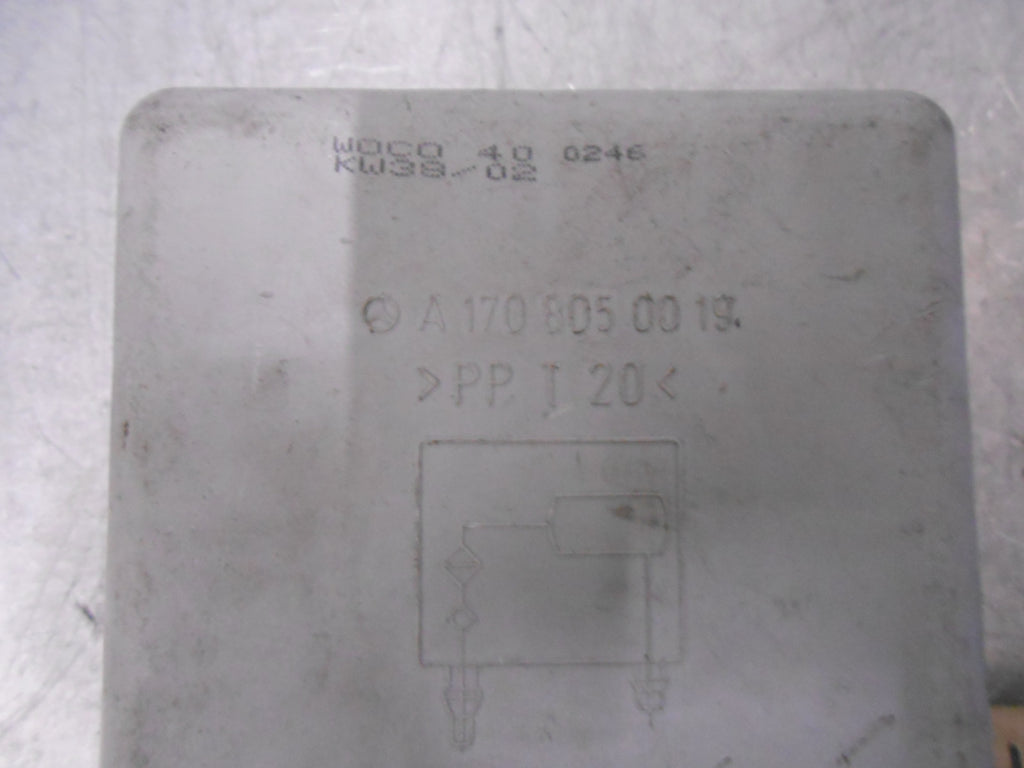 MERCEDES SLK R170 2001 CENTRAL LOCKING VACUUM VALVE A1708050019