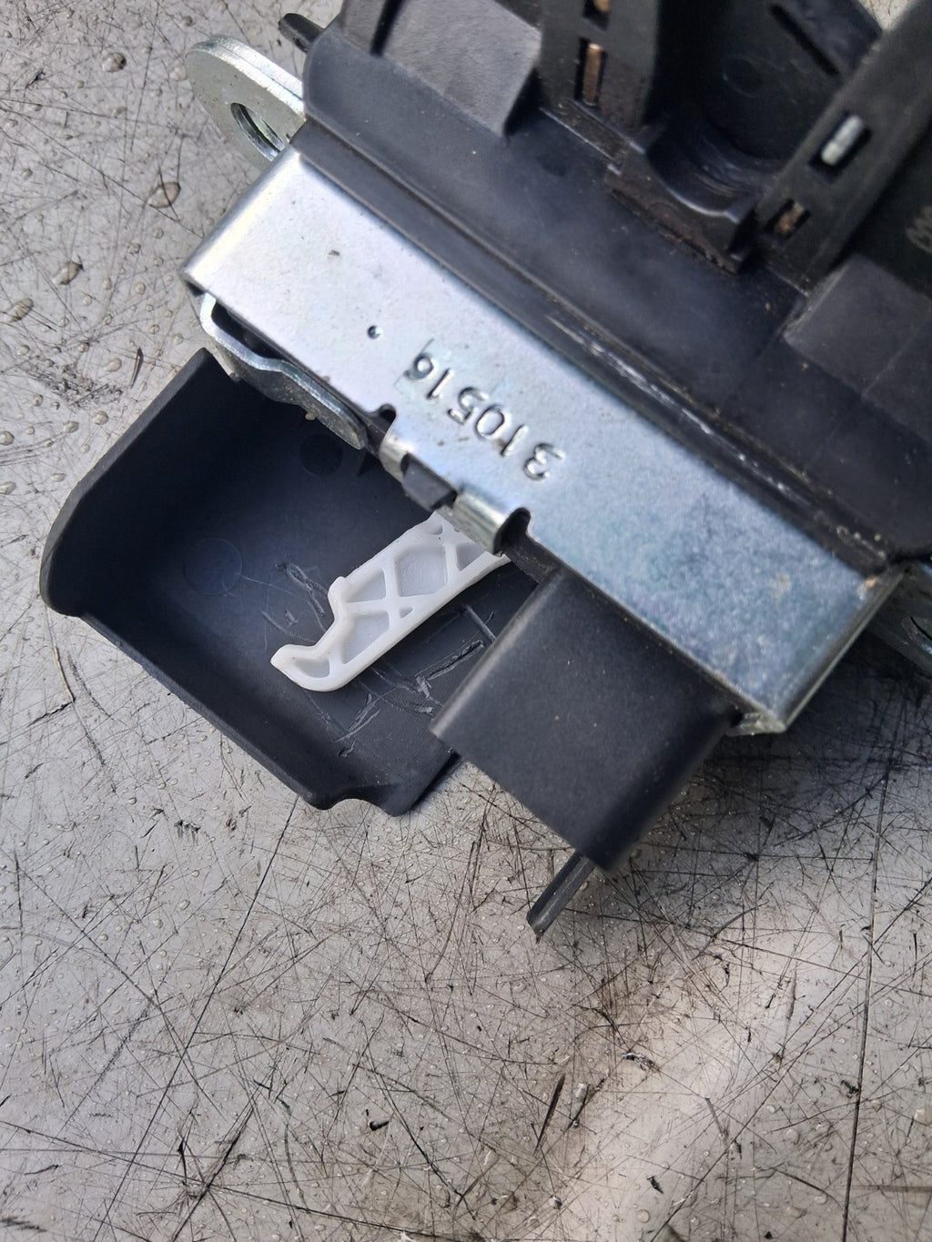 2015 VW VOLKSWEN GOLF MK7 TAILGATE BOOT LID LOCK LATCH CATCH MECHANISM 5G6827505