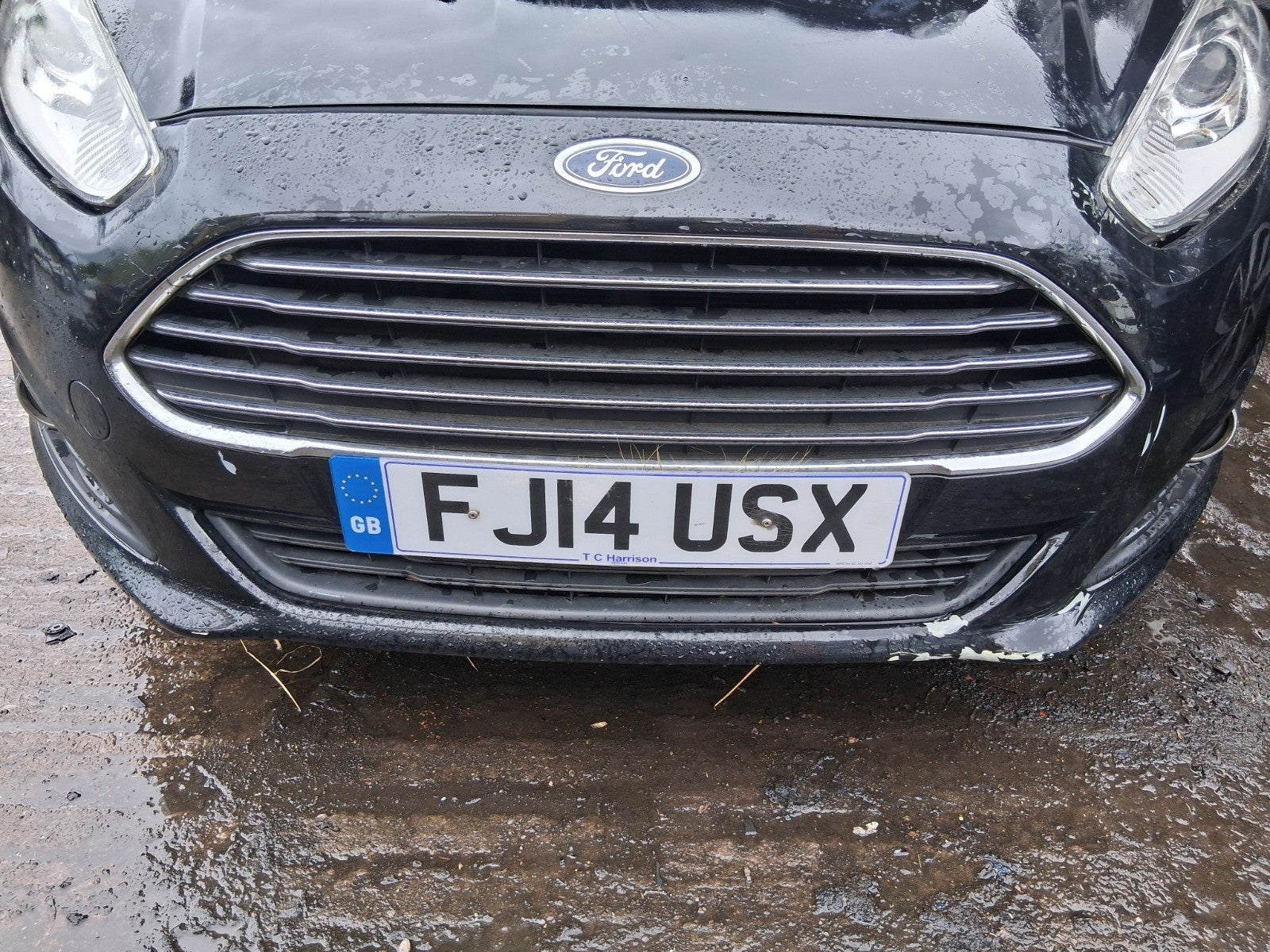 2014 FORD FIESTA MK7 FRONT COMPLETE BUMPER WITH GRILL PANTHER BLACK METALLIC DC