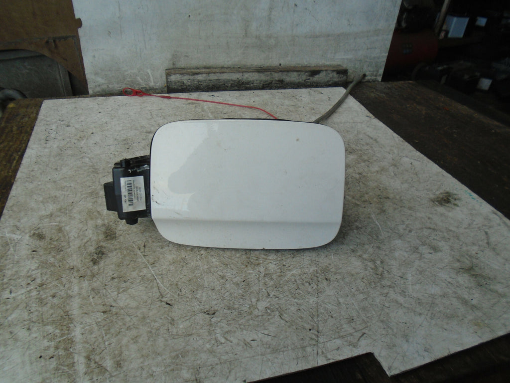 AUDI Q3 2017 FUEL FILLER FLAP COVER 8U0809906C