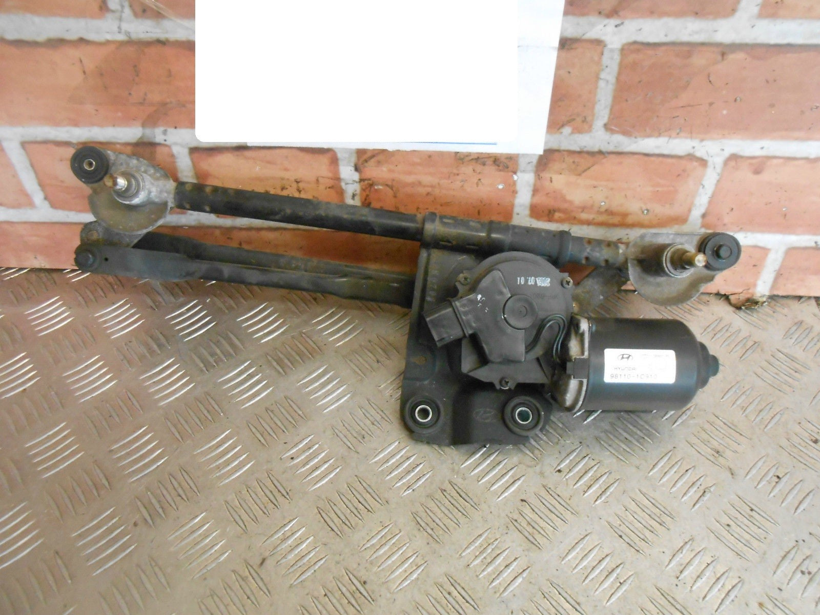 HYUNDAI GETZ 2006 FACELIFT FRONT WINDSCREEN WIPER MOTOR LINKAGE 98110-1C910