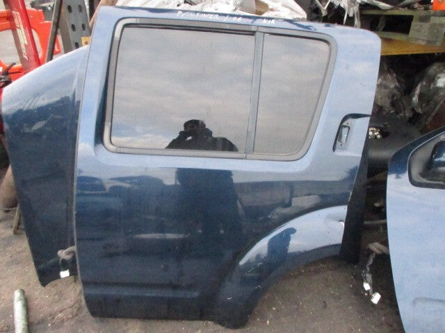 2006 NISSAN PATHFINDER R51 NSR PASSENGER SIDE REAR BARE DOOR BLUE BW9
