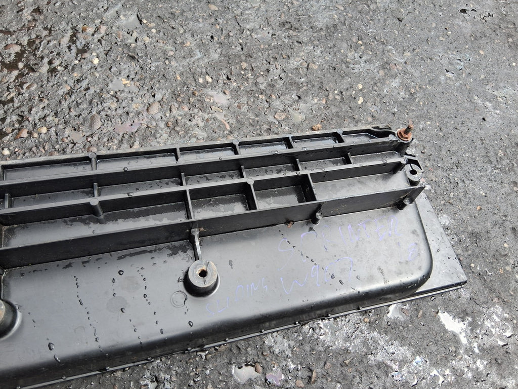 2020 MERCEDES BENZ SPRINTER NS PASSENGER SIDE SLIDING DOOR STEP TRIM A9106860500