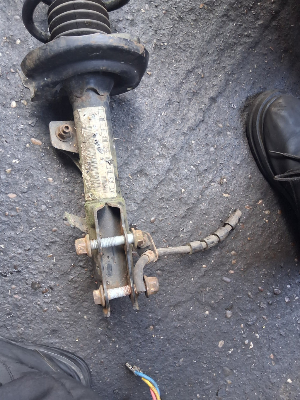 2016 FORD FIESTA MK7 OSF DRIVER SIDE FRONT RIGTH SUSPENSION LEG 8V5118045BH