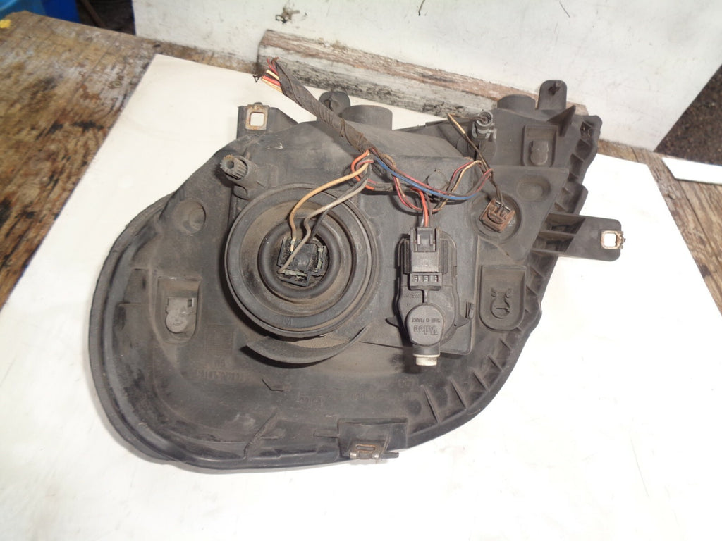 VAUXHALL VIVARO MK1 2007 OS DRIVER SIDE HEADLIGHT 8200701361