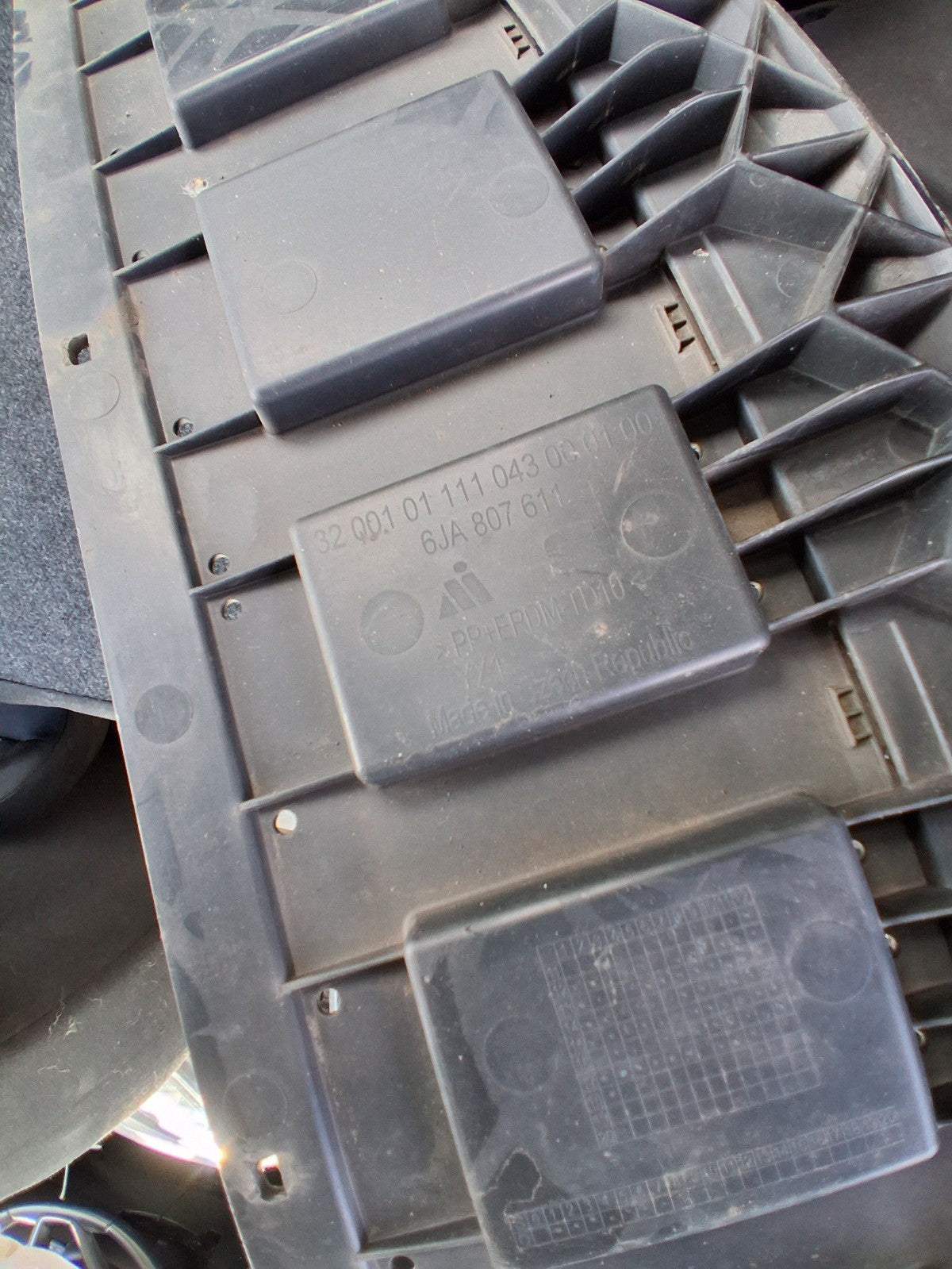 SEAT TOLEDO MK4 2018 FRONT BUMPER UNDERCOVER TRAY 6JA807611