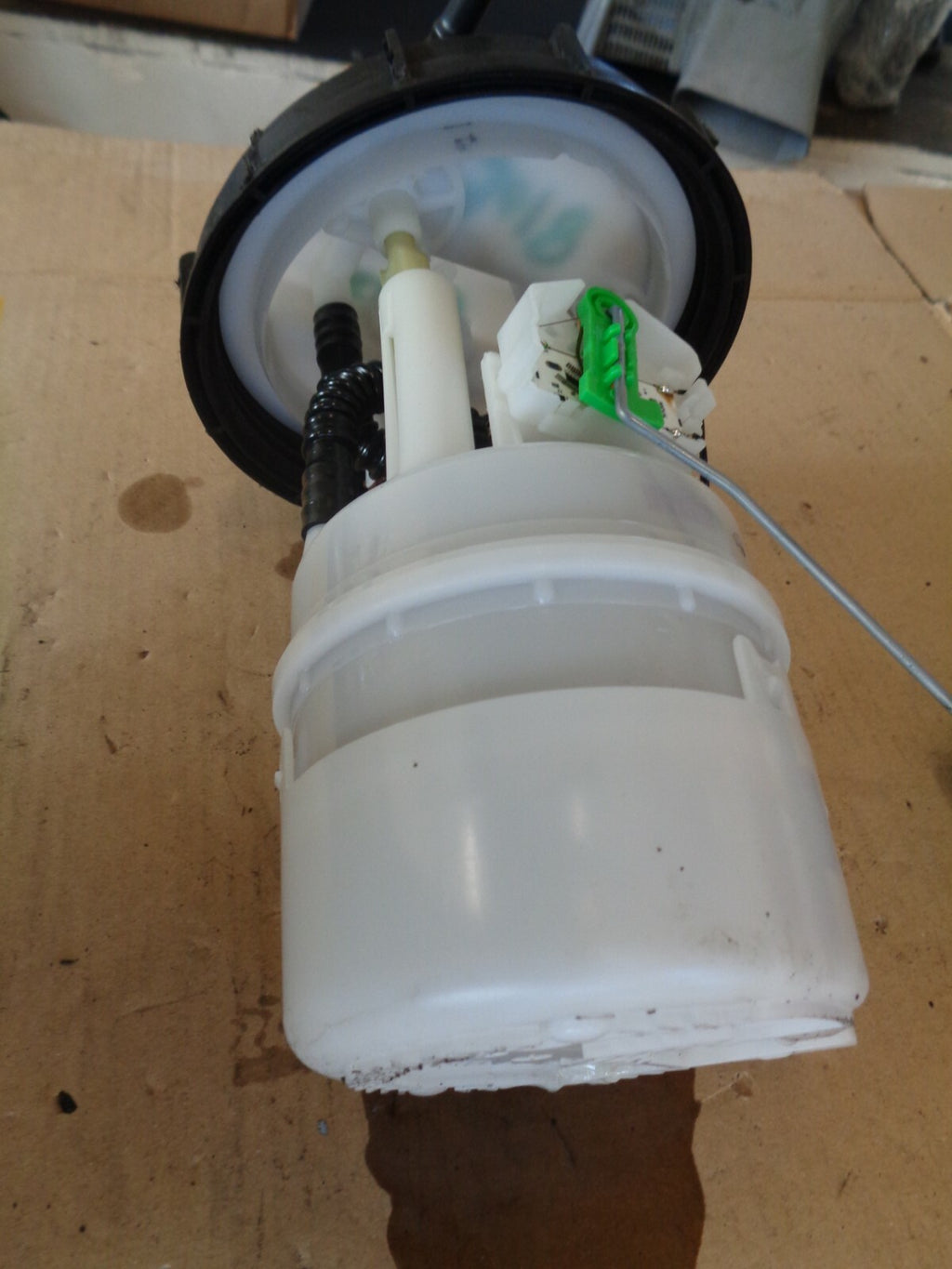 RENAULT CLIO CAPTUR FUEL SENDER UNIT FUEL PIMP 100102277