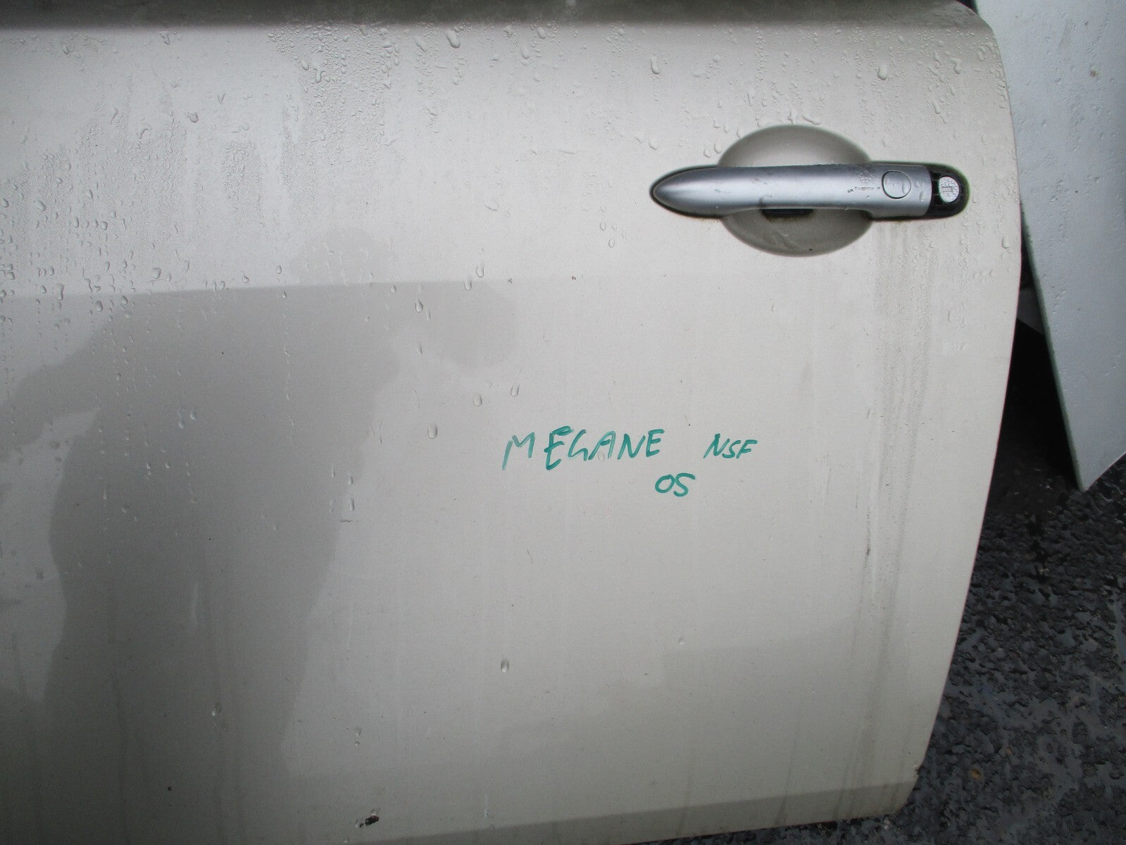 2005 RENAULT MEGANE MK2 NSF PASSENGER SIDE FRONT BARE DOOR