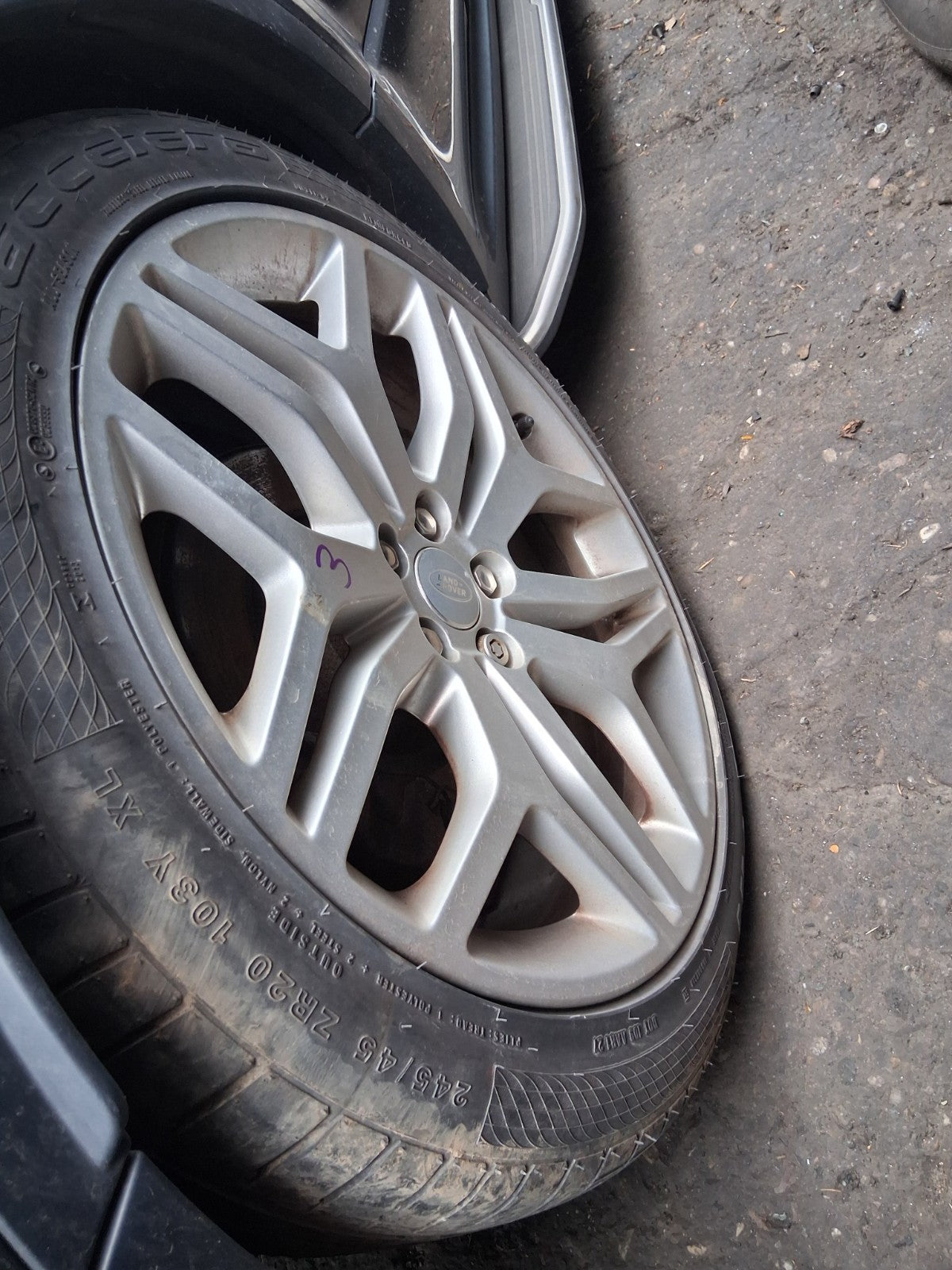 2016 RANGE ROVER EVOQUE L538 20 INCH ALLOY WHEEL WITH TYRE 245/45ZR20 REF 3