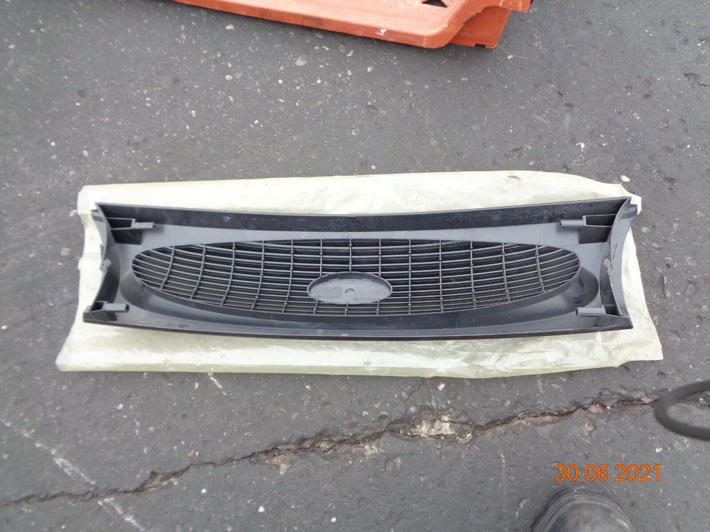 FORD FIESTA MK4 COMPLETE FRONT MAIN CENTRE BUMPER GRILL PURPLE 96FB8200FAW