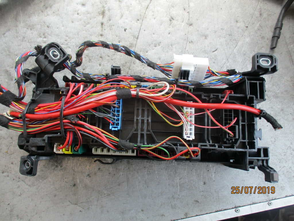 MERCEDES A CLASS W176 1.5 DIESEL FUSE BOX A2465400140