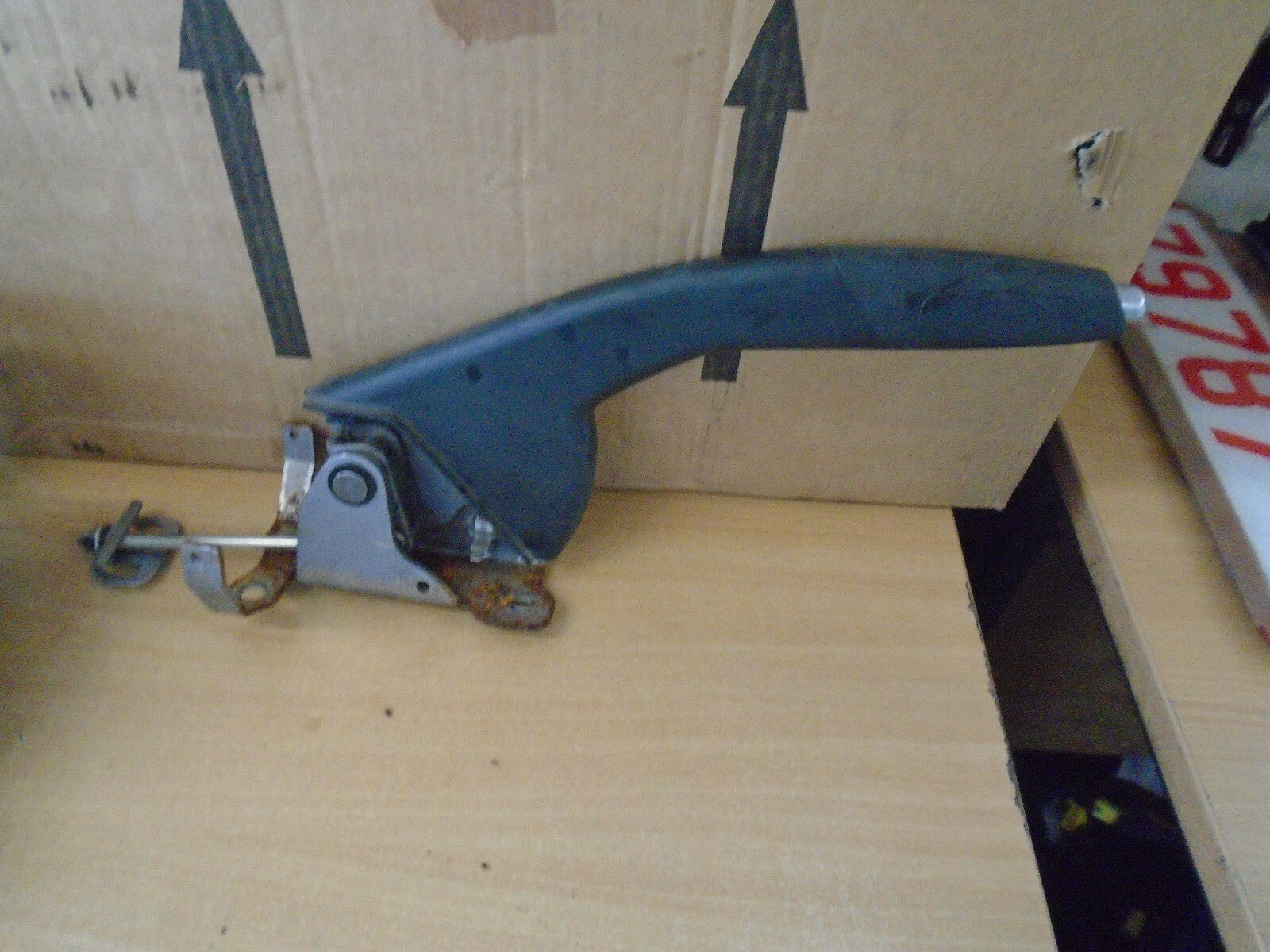 RENAULT CLIO MK4 2019 0.9 PETROL HANDBRAKE HANDLE LEVER