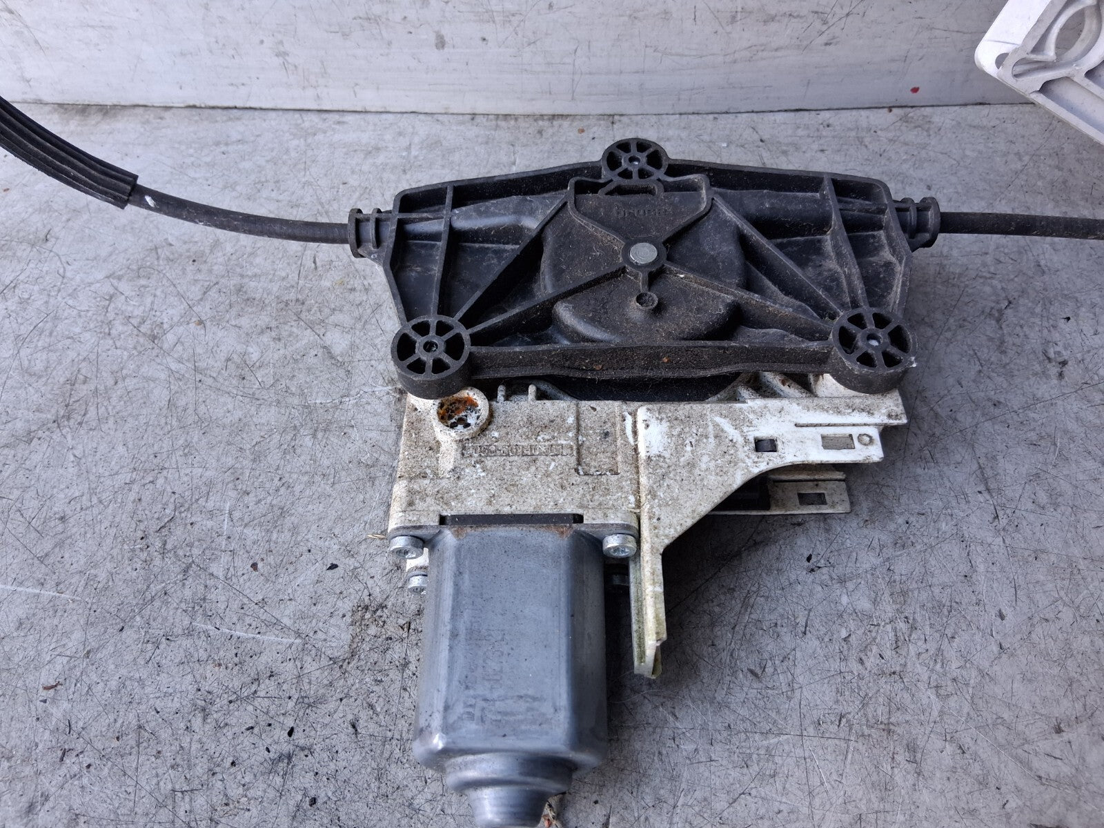 2011 AUDI A4 OSR DRIVER SIDE REAR RIGHT WINDOW MOTOR & REGULATOR 839462A