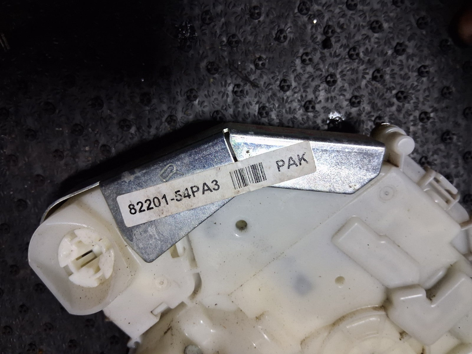 2022 SUZUKI VITARA MK4 NSF PASSENGER SIDE FRONT DOOR LOCK MECHANISM 8220154PA3