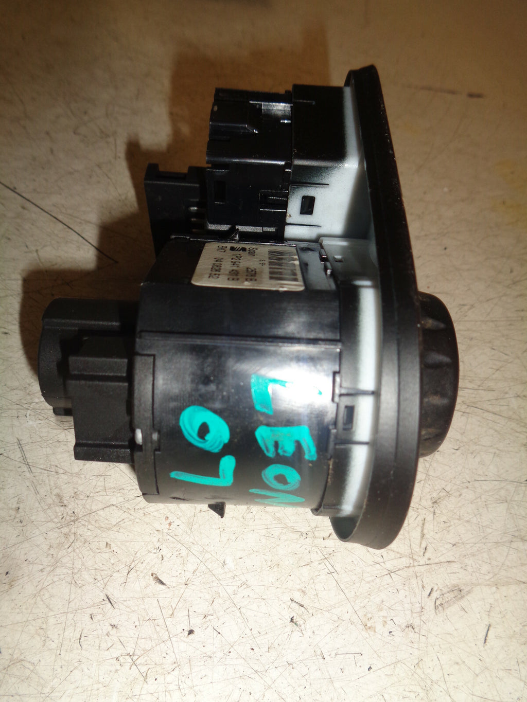 SEAT LEON MK2 2007 FRONT HEADLIGHT SWITCH CONTROL UNIT 1P2941431B