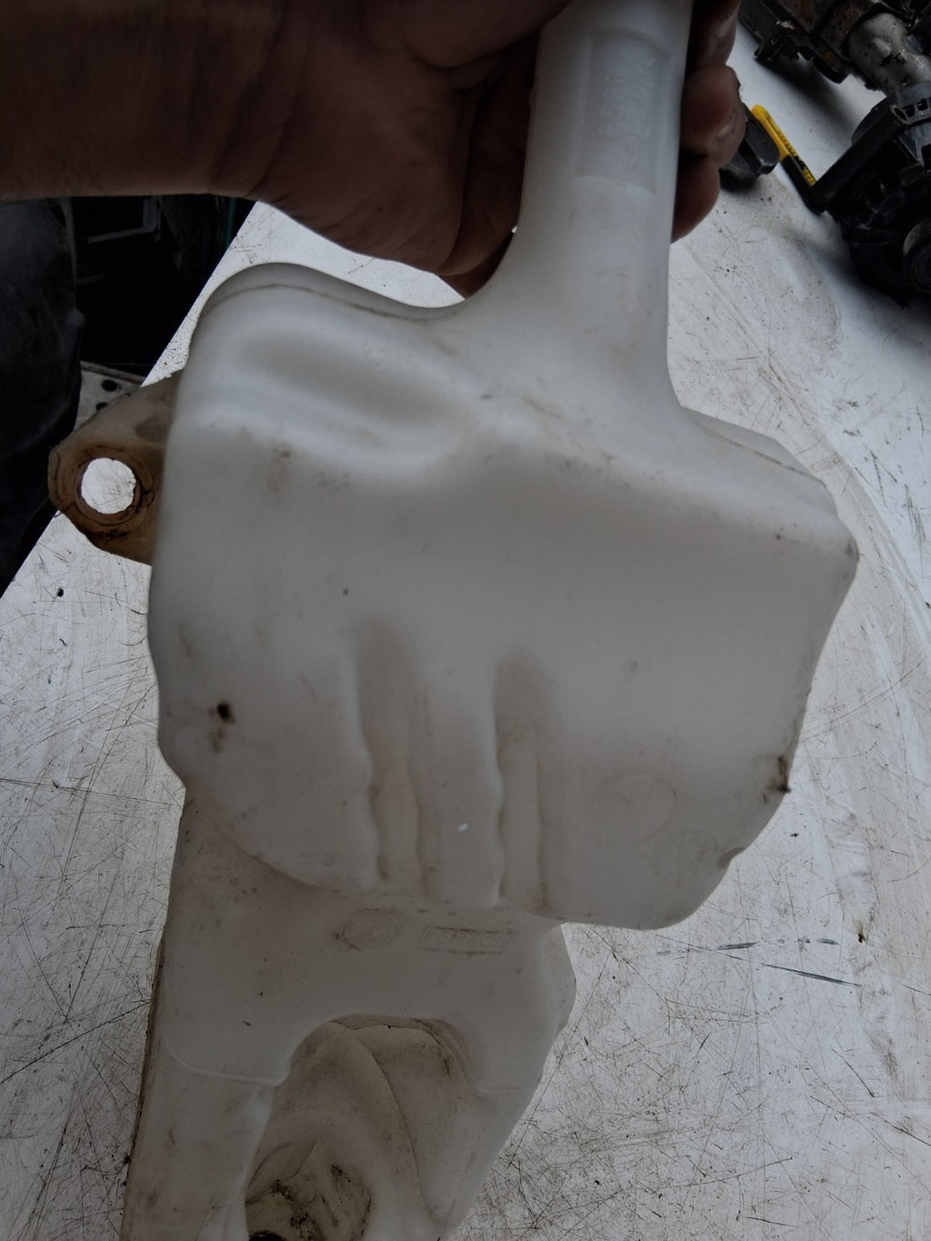 2015 FIAT 500 LOUNGE FRONT WINDSCREEN WASHER BOTTLE TANK RESERVOIR