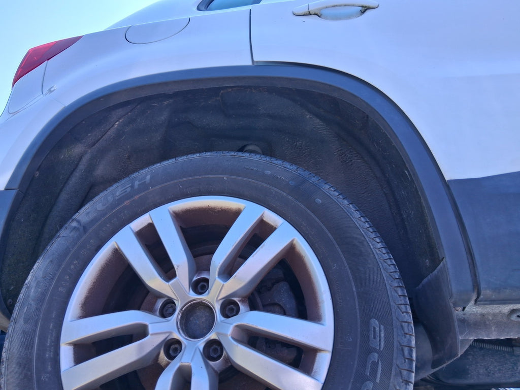 2013 VW VOLKSWAGEN TIGUAN OSR DRIVER SIDE REAR WHEEL ARCH TRIM