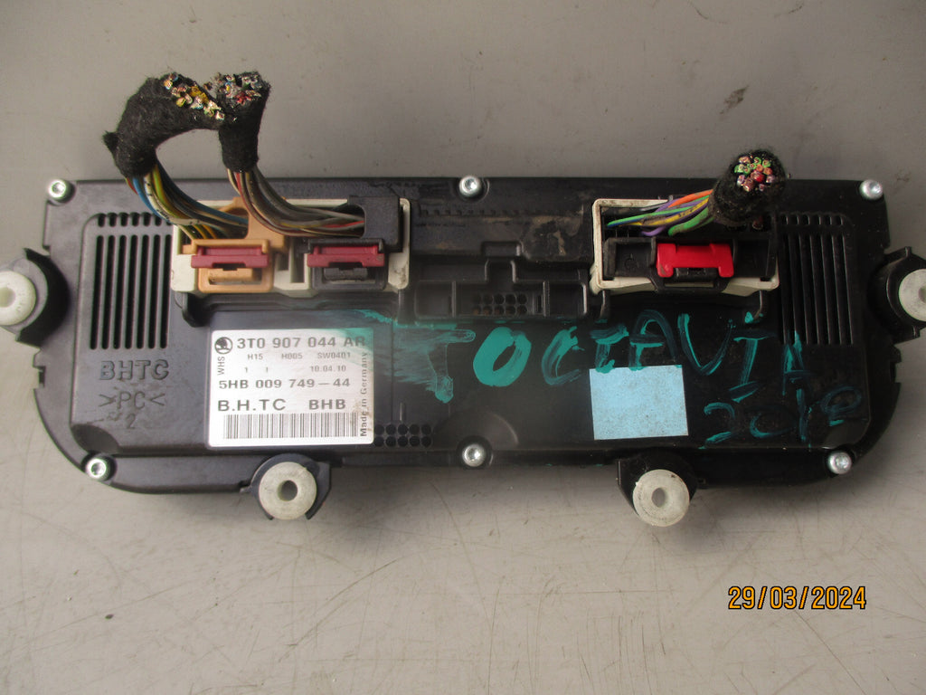 2010 SKODA OCTAVIA MK2 AIR CON. HEATER CLIMATE CONTROL UNIT PANEL 3T0907044AR