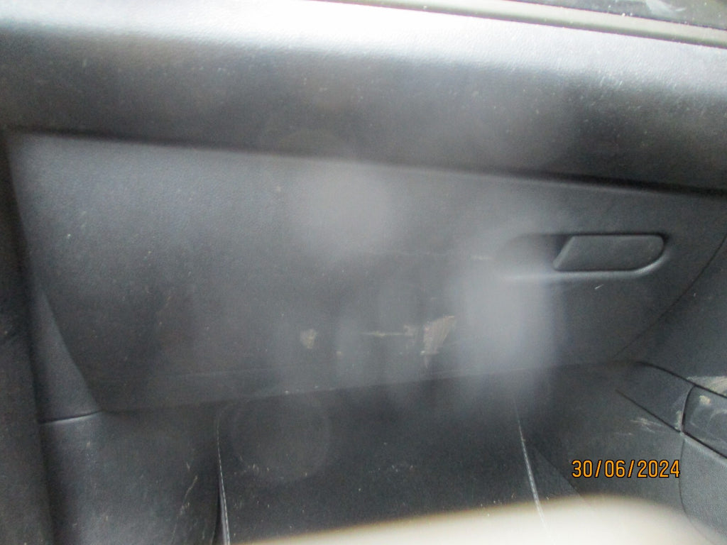 BMW MINI COUNTRYMAN F60 2021 NS PASSENGER SIDE STORAGE COMPARTMENT GLOVEBOX