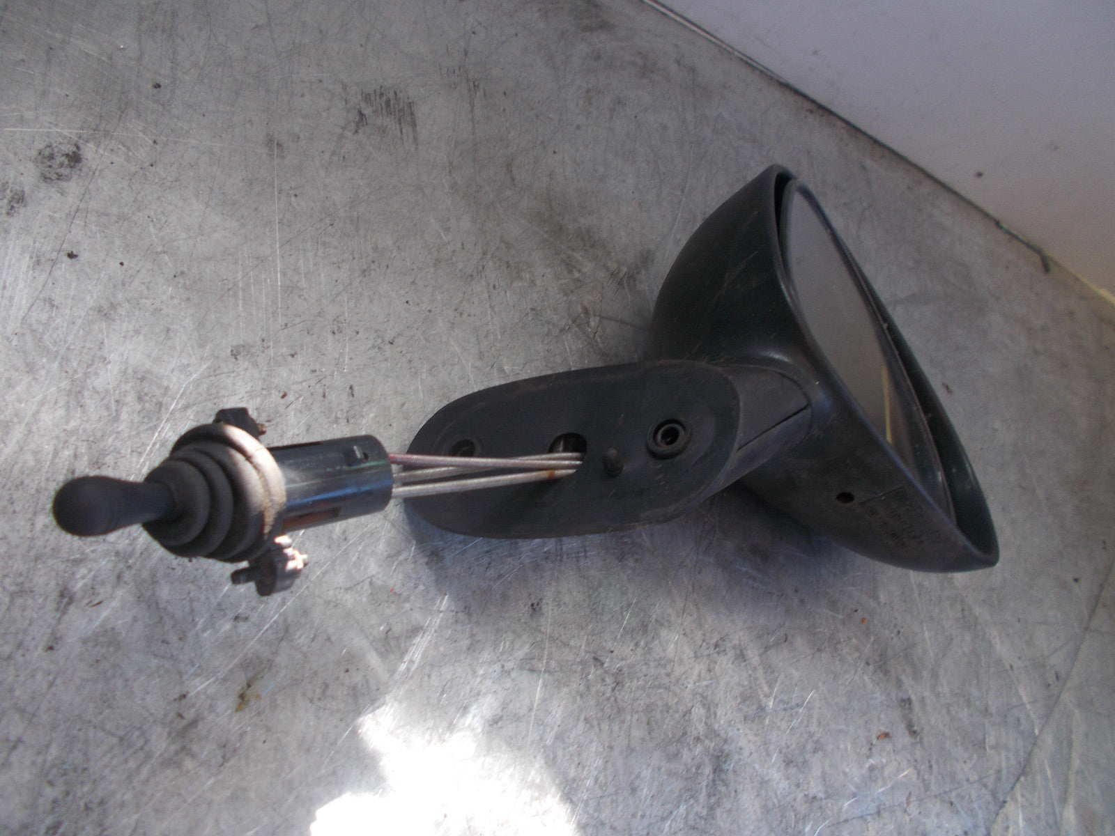 2001 DAEWOO MATIZ OS/ DRIVER SIDE MANUAL WING MIRROR E13010140 BLACK