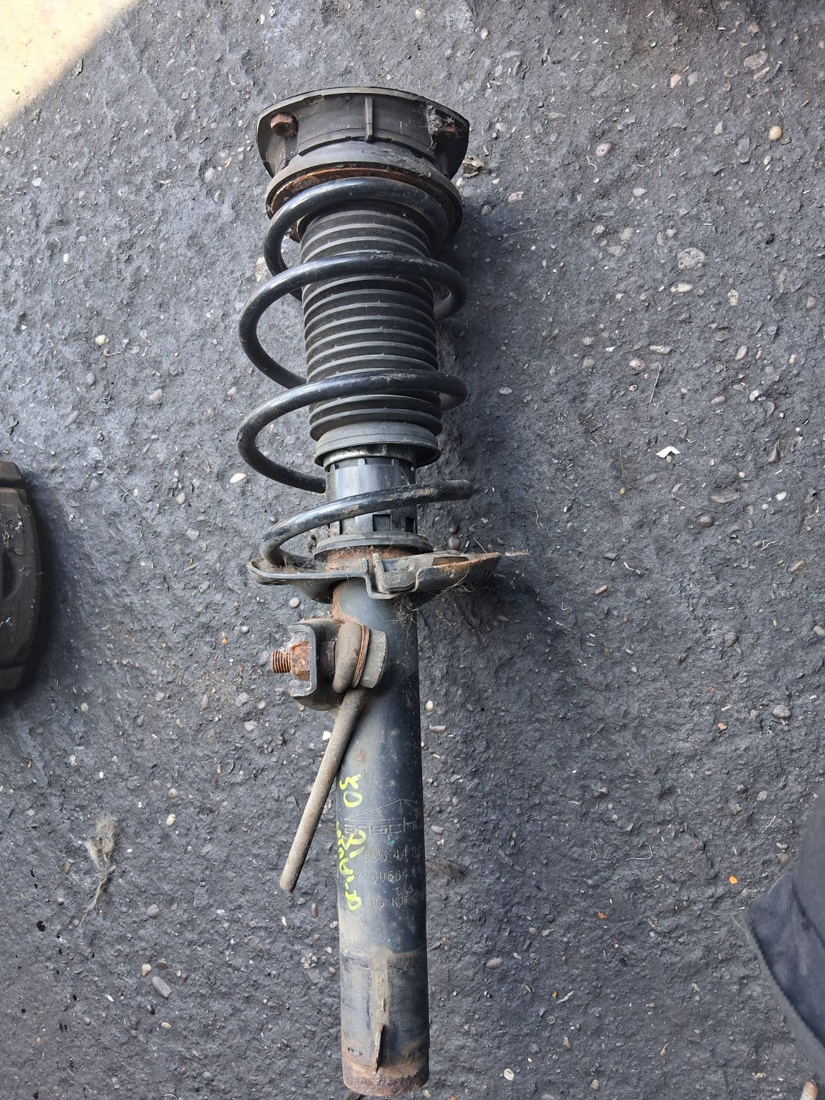 SKODA OCTAVIA 2018 1.5 PETROL OSF DRIVER SIDE FRONT RIGHT SHOCK LEG 635443221