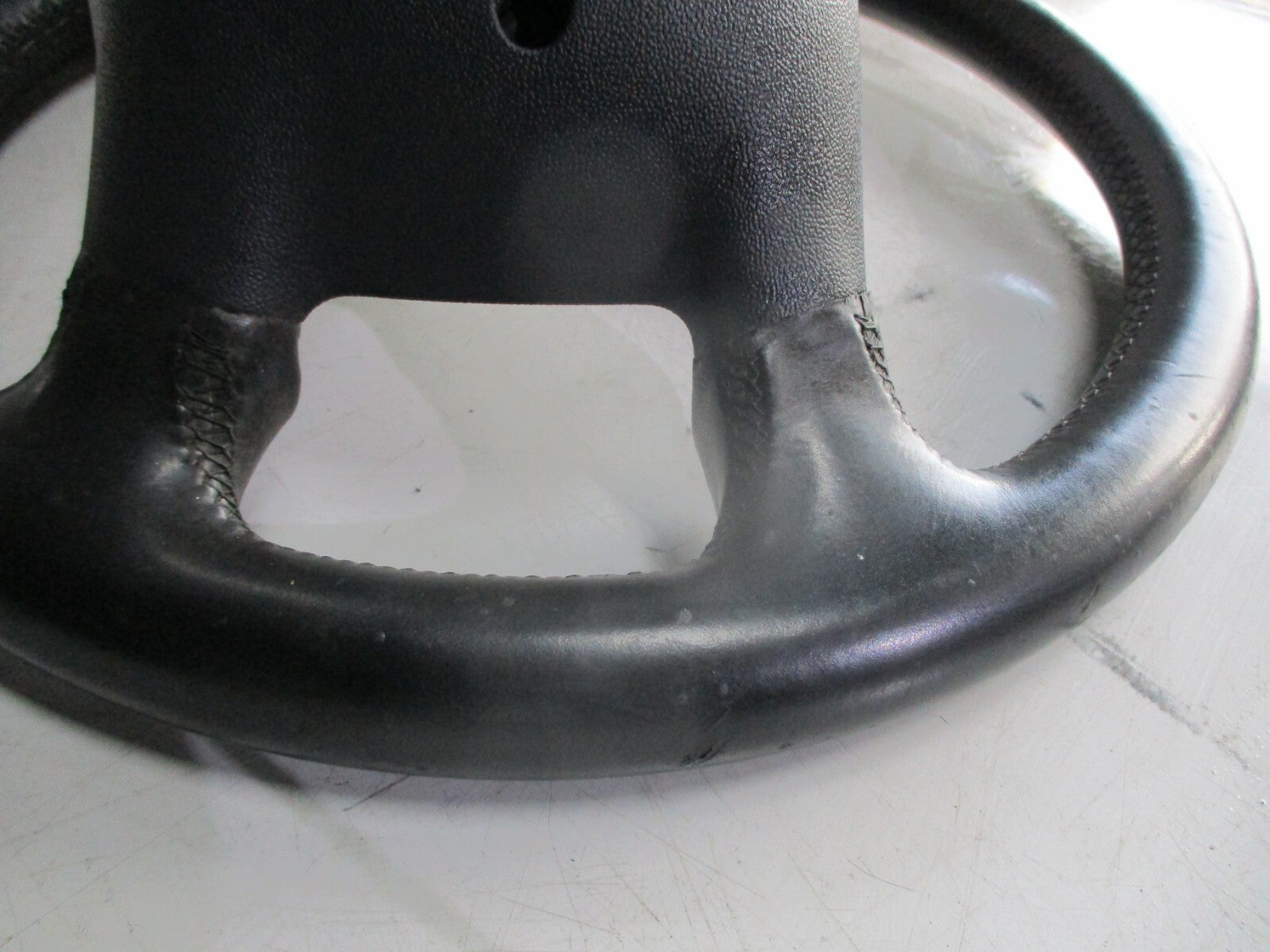 AUDI A3 8P 2005 4 SPOKE LEATHER DRIVING STEERING WHEEL